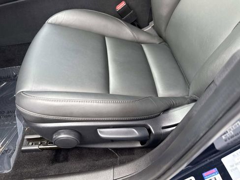 Certified 2025 MAZDA MAZDA3 s FWD image 23