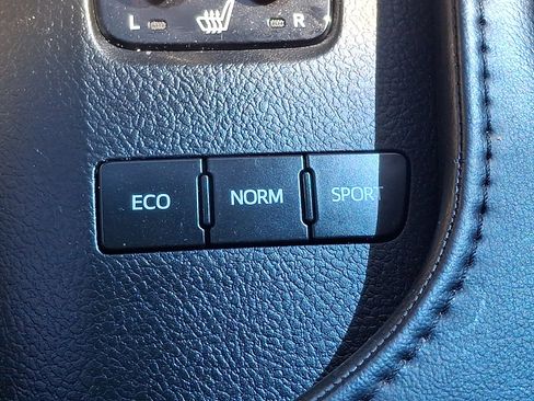 Used 2015 Toyota Avalon XLE Premium FWD image 26