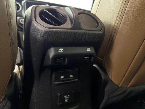Used 2023 Jeep Wrangler Unlimited Sahara AWD/4WD image 14