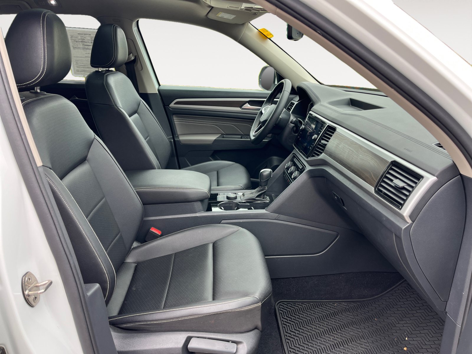 Certified 2023 Volkswagen Atlas SE w/ Panoramic Sunroof Package AWD/4WD image 18