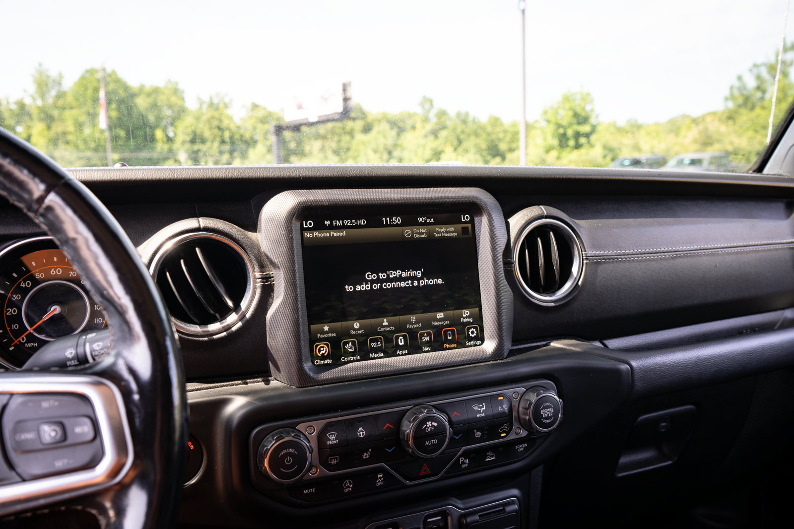 Used 2020 Jeep Gladiator Overland AWD/4WD image 23