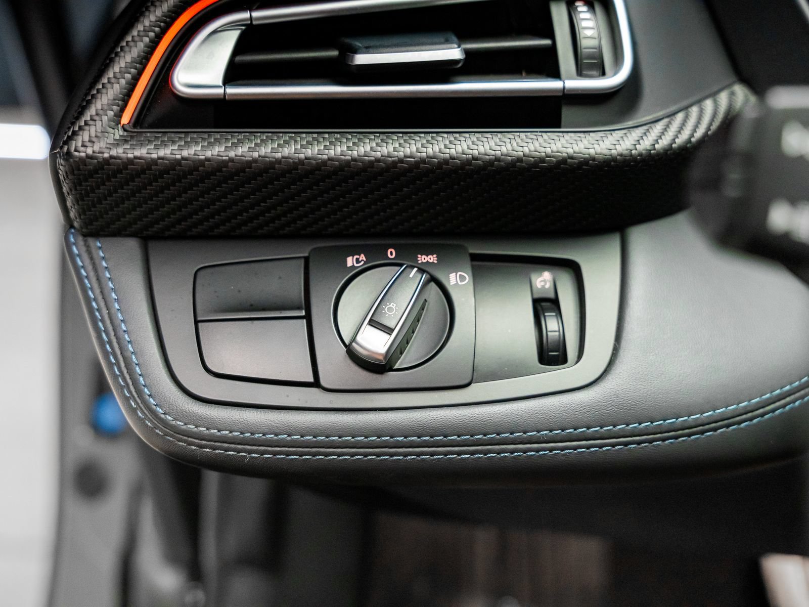 Used 2019 BMW i8 Roadster AWD/4WD image 44