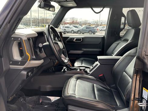 Used 2023 Ford Bronco Badlands image 11