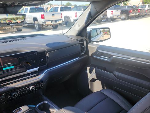 Used 2025 Chevrolet Silverado 1500 LTZ w/ Technology Package AWD/4WD image 12