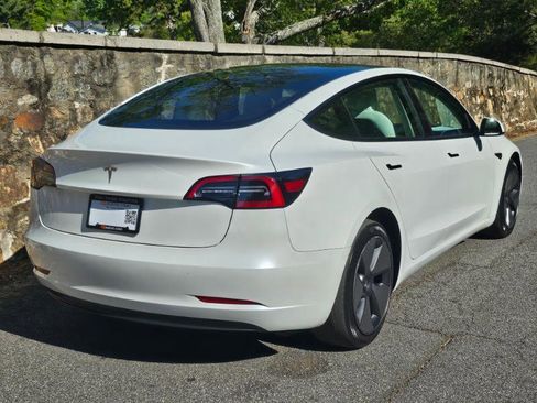 Used 2023 Tesla Model 3 Standard Range image 10