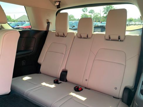 New 2026 Nissan Pathfinder SL w/ SL Premium Package FWD image 23