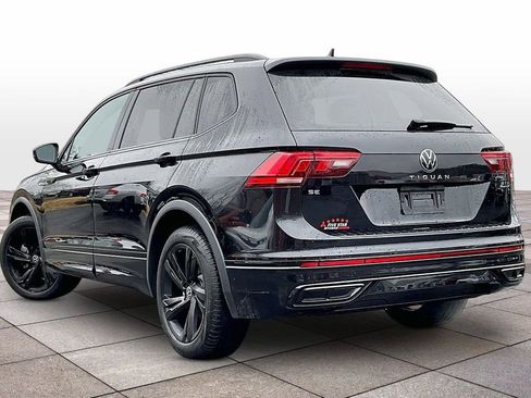 Used 2023 Volkswagen Tiguan SE R-Line image 11