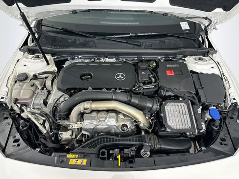 Used 2025 Mercedes-Benz CLA 250 4MATIC image 32