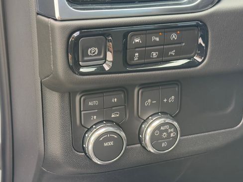 New 2026 GMC Yukon XL Denali w/ Sun & Power Step Package image 21