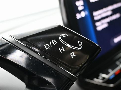 Used 2022 Volkswagen ID.4 Pro image 19