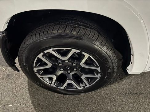 Used 2025 RAM 1500 Laramie image 42