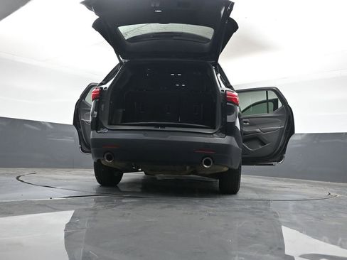 Used 2022 Chevrolet Traverse LT image 70