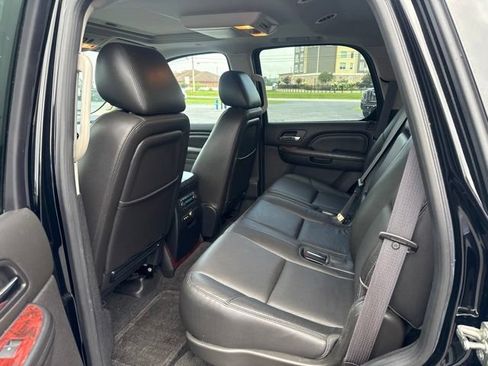 Used 2014 Cadillac Escalade Premium AWD/4WD image 9