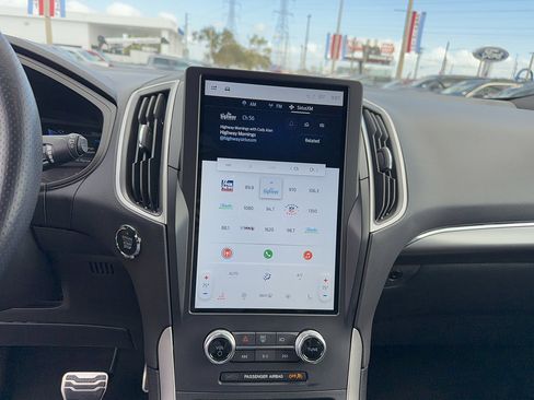 Certified 2024 Ford Edge ST-Line AWD/4WD image 18