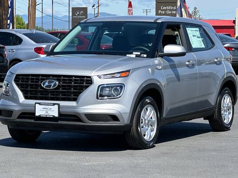 New 2026 Hyundai Venue SE FWD image 8