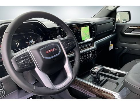 New 2025 GMC Sierra 1500 Elevation image 7