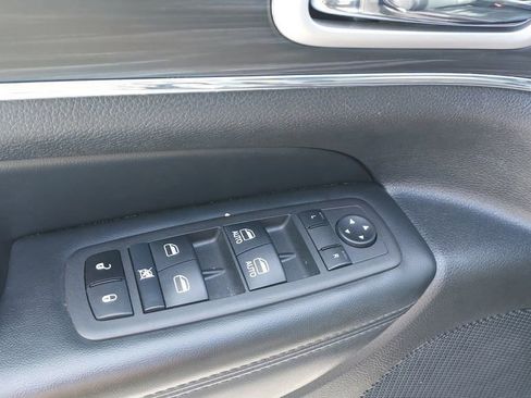 Used 2022 Jeep Grand Cherokee Limited image 12