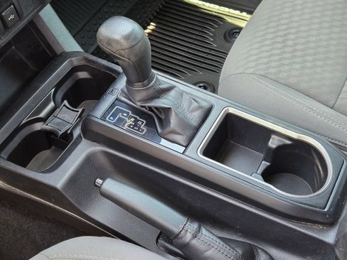 Used 2020 Toyota Tacoma SR RWD image 28
