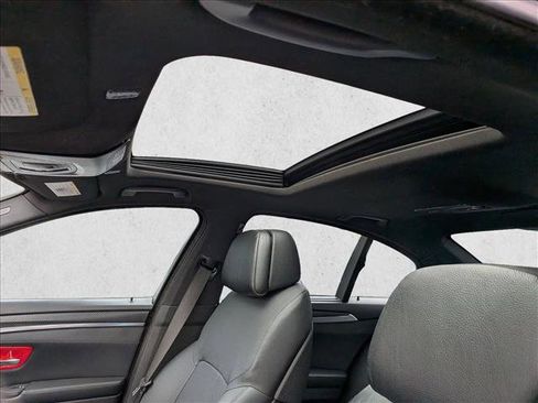 Used 2011 BMW 550i Sedan image 13