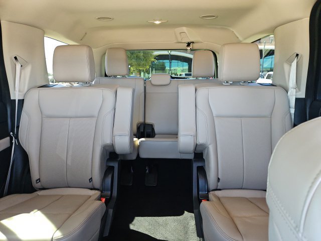 Used 2024 Ford Expedition XLT RWD image 10