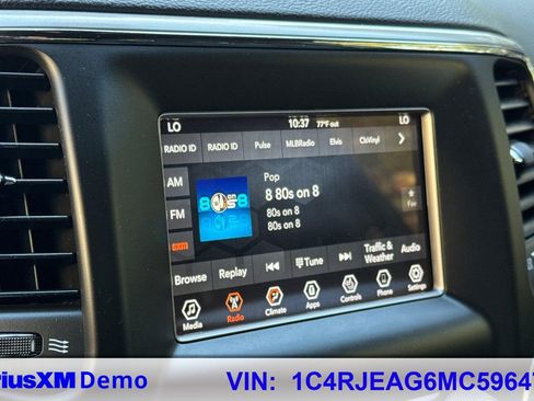 Used 2021 Jeep Grand Cherokee Laredo w/ Security & Convenience Group image 27