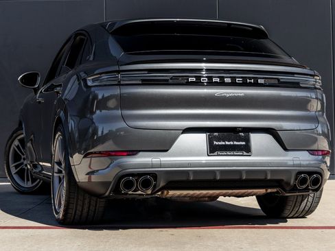 New 2026 Porsche Cayenne Coupe image 3