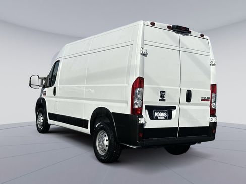Used 2022 RAM ProMaster 2500 w/ Premium Convenience Group image 4