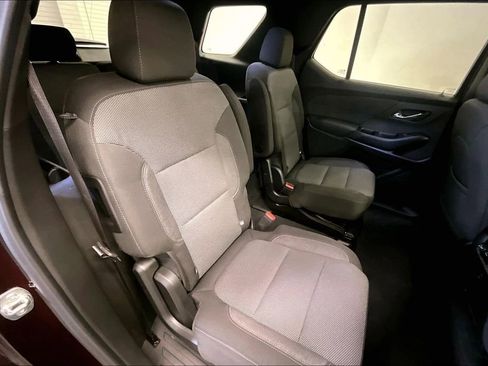 Used 2023 Chevrolet Traverse LT FWD image 23
