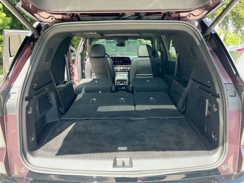 Used 2024 Chevrolet Traverse RS w/ LPO, Floor Liner Package FWD image 23