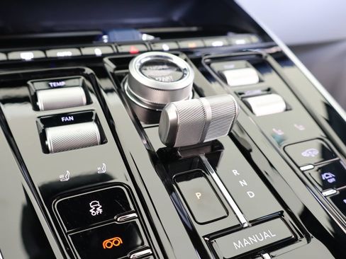 Used 2025 Aston Martin DBX 707 AWD/4WD image 29