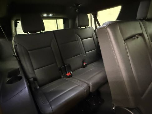 Certified 2025 Chevrolet Suburban Z71 AWD/4WD image 21