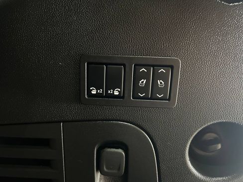 Used 2019 Chevrolet Tahoe Premier AWD/4WD image 19
