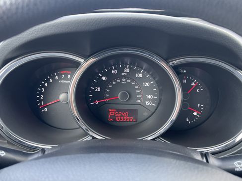 Used 2013 Kia Sorento LX image 20