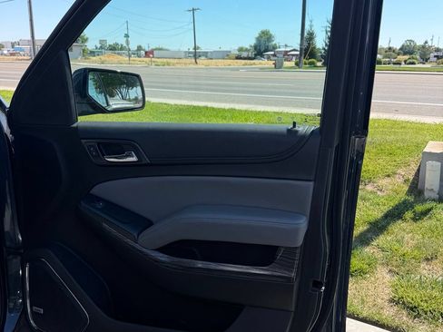 Used 2019 Chevrolet Suburban LT AWD/4WD image 13