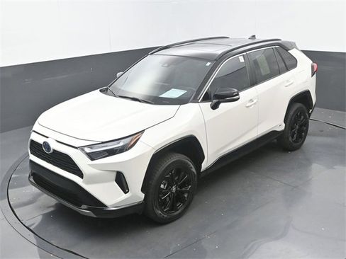 Used 2022 Toyota RAV4 XSE image 32