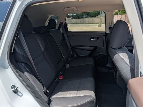 Used 2023 Nissan Rogue SV AWD/4WD image 24