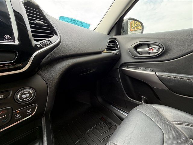 Used 2019 Jeep Cherokee Limited AWD/4WD image 38