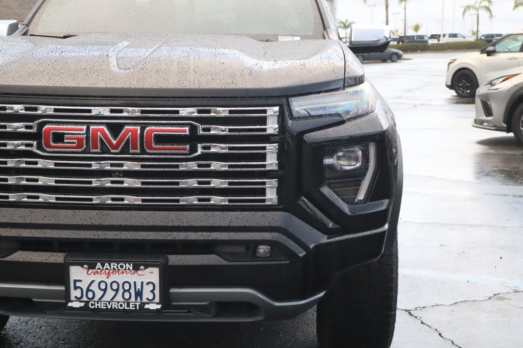 Used 2023 GMC Canyon Denali w/ Denali Black Edition AWD/4WD image 10