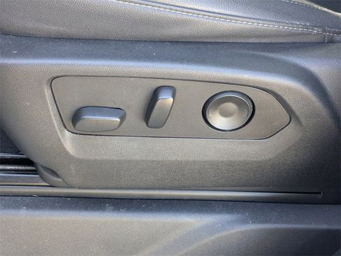 Used 2022 Chevrolet Silverado 1500 LTZ w/ LTZ Convenience Package II image 21