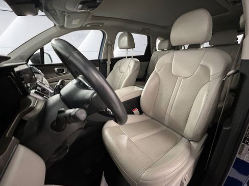 Used 2023 Kia Sorento EX w/ Panoramic Sunroof Package FWD image 8