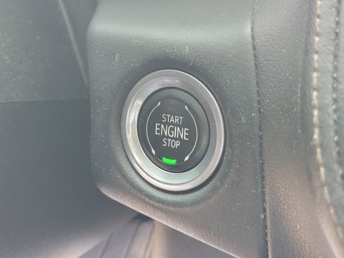 Used 2023 Chevrolet Suburban High Country image 30