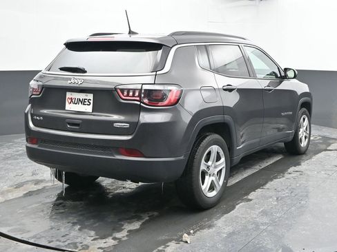 Used 2024 Jeep Compass Latitude image 10