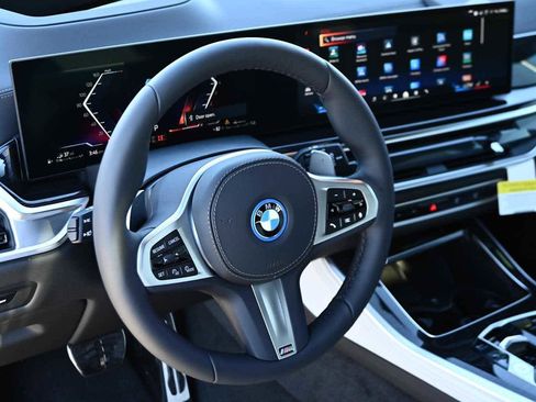 New 2026 BMW X5 xDrive50e w/ M Sport Package image 11