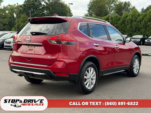 Used 2017 Nissan Rogue SV AWD/4WD image 5