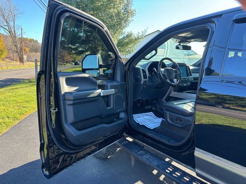 Used 2022 Ford F250 Lariat w/ Tremor Off-Road Package image 22