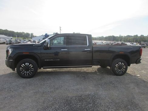 New 2026 GMC Sierra 3500 Denali Ultimate AWD/4WD image 9