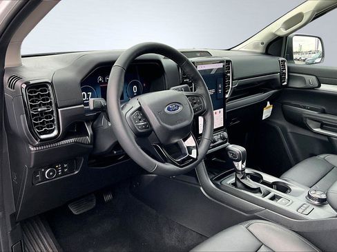 Used 2025 Ford Ranger Lariat w/ FX4 Off-Road Package image 13