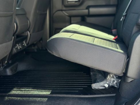 Used 2024 Chevrolet Silverado 2500 Custom w/ Custom Value Package image 21