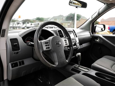 Used 2019 Nissan Frontier S image 2