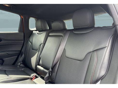 New 2026 Jeep Compass Trailhawk w/ Sun, Sound & Navigation Group AWD/4WD image 19